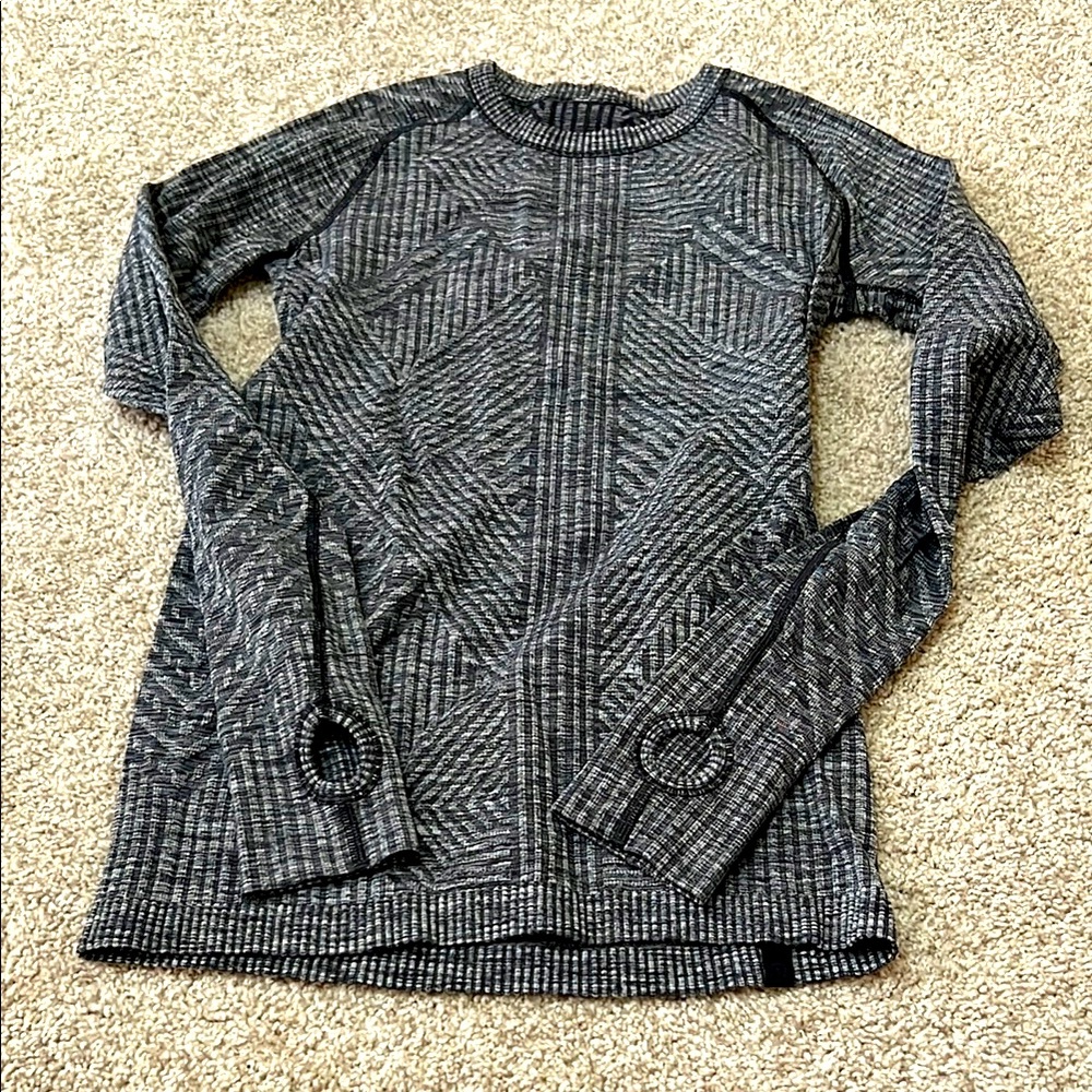Gray woven Lululemon running  Top in gray. Perfect condition. Worn once. Size 4